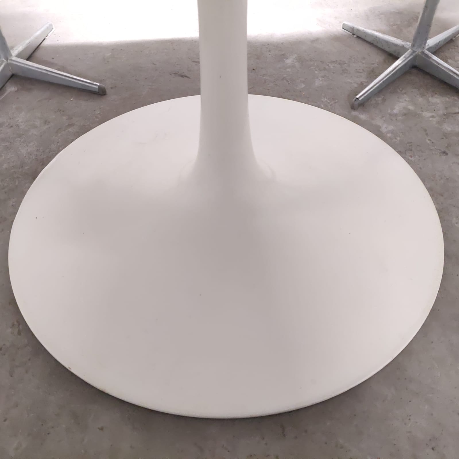 Vintage table foot tulip Arkana