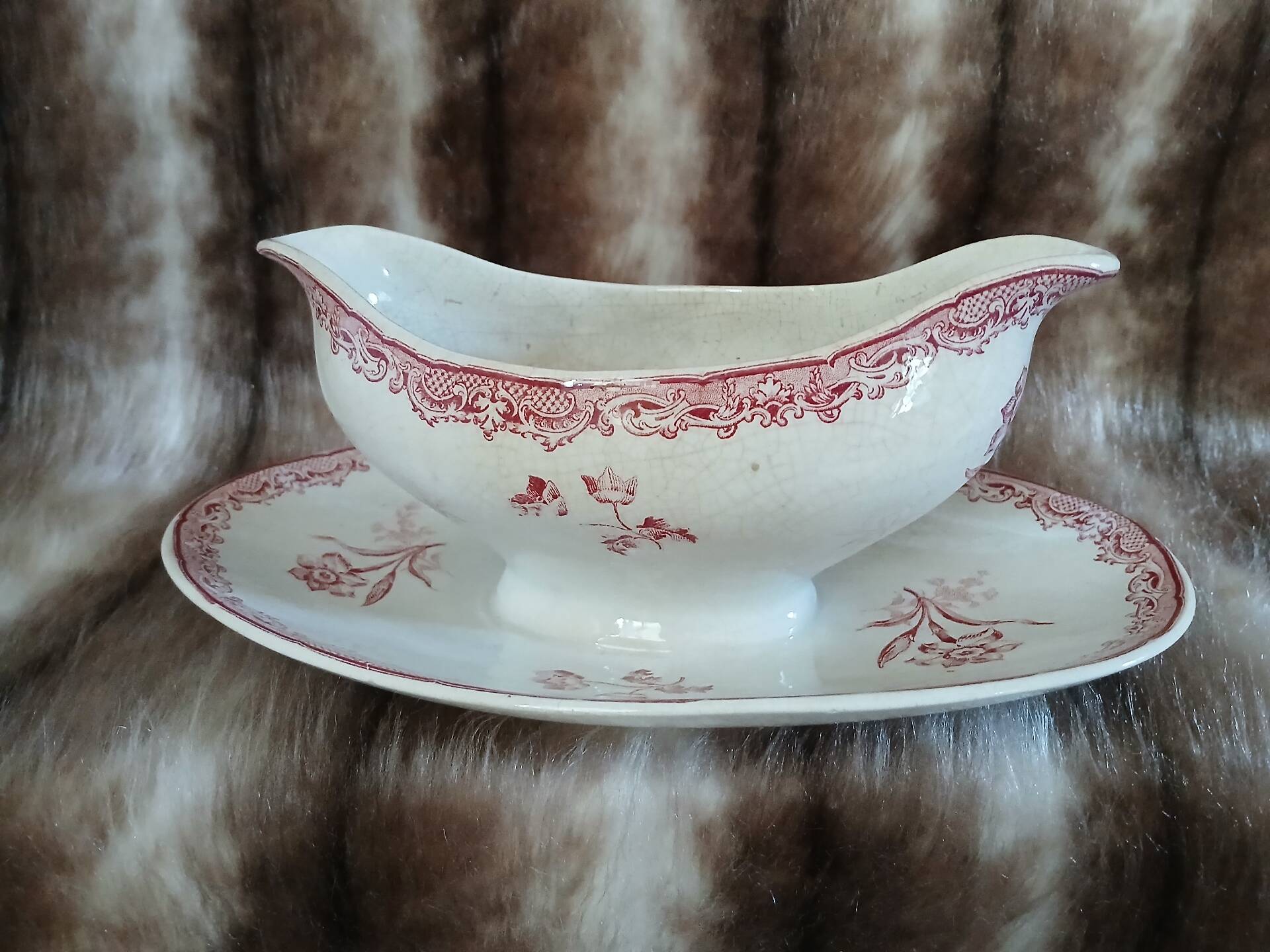 Antique sauce boat in ironstone Sarreguemines
