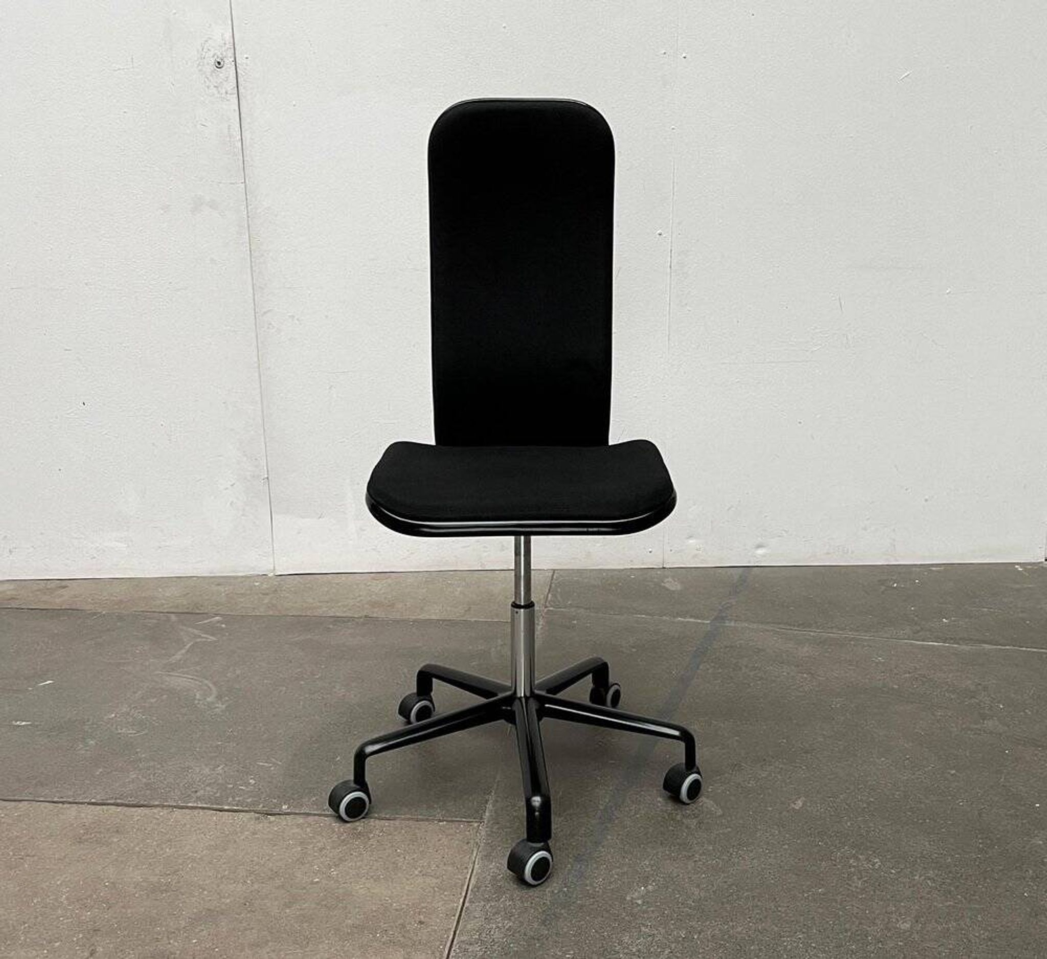 Vintage swivel office chair Supporto Series by Frederick Scott for Hille, 1970s