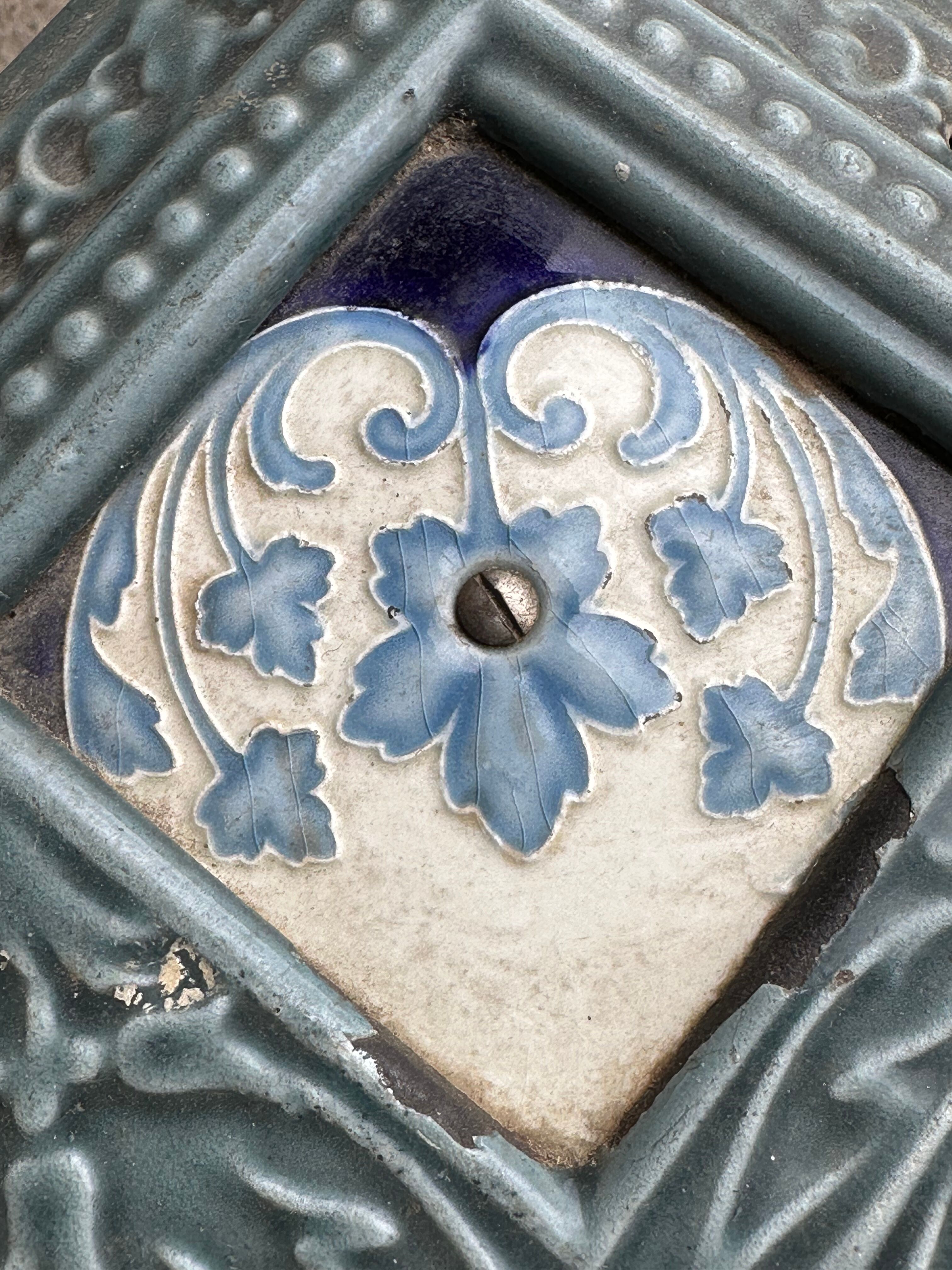 Enamelled cast iron wood stove and earthenware Mirus