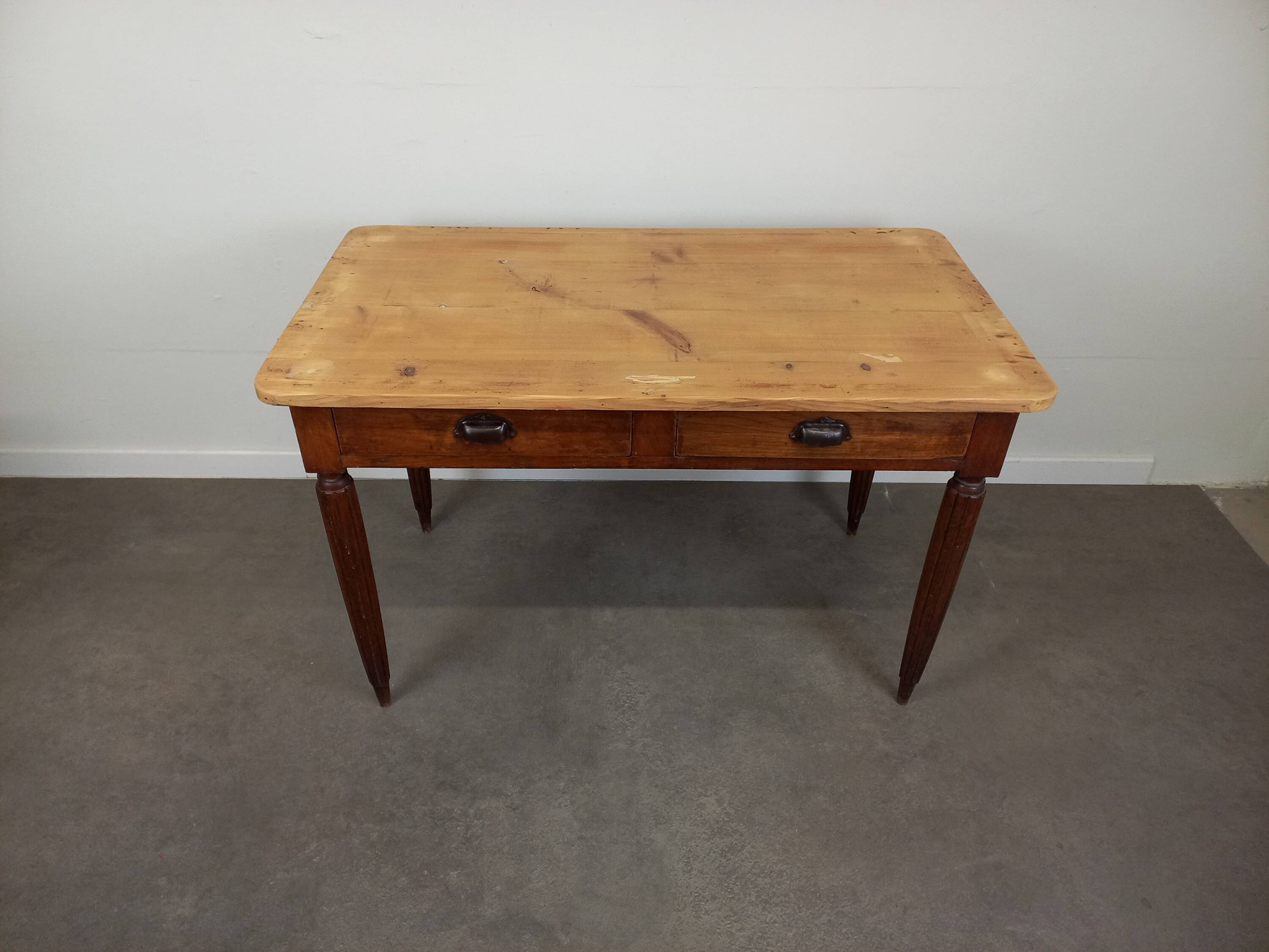 Farmhouse table with drawers