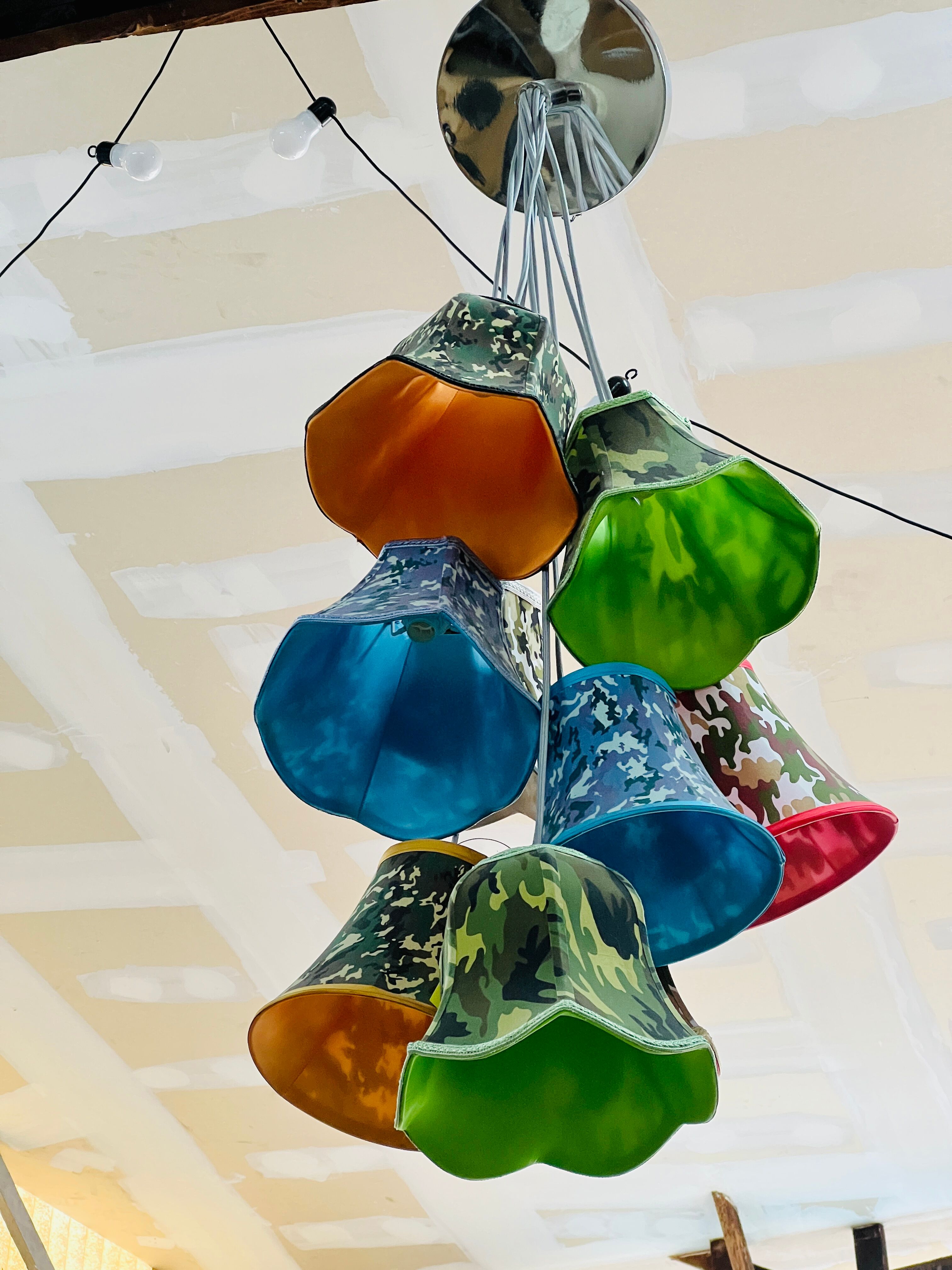 Abats-jour en suspension en tissu multicolore