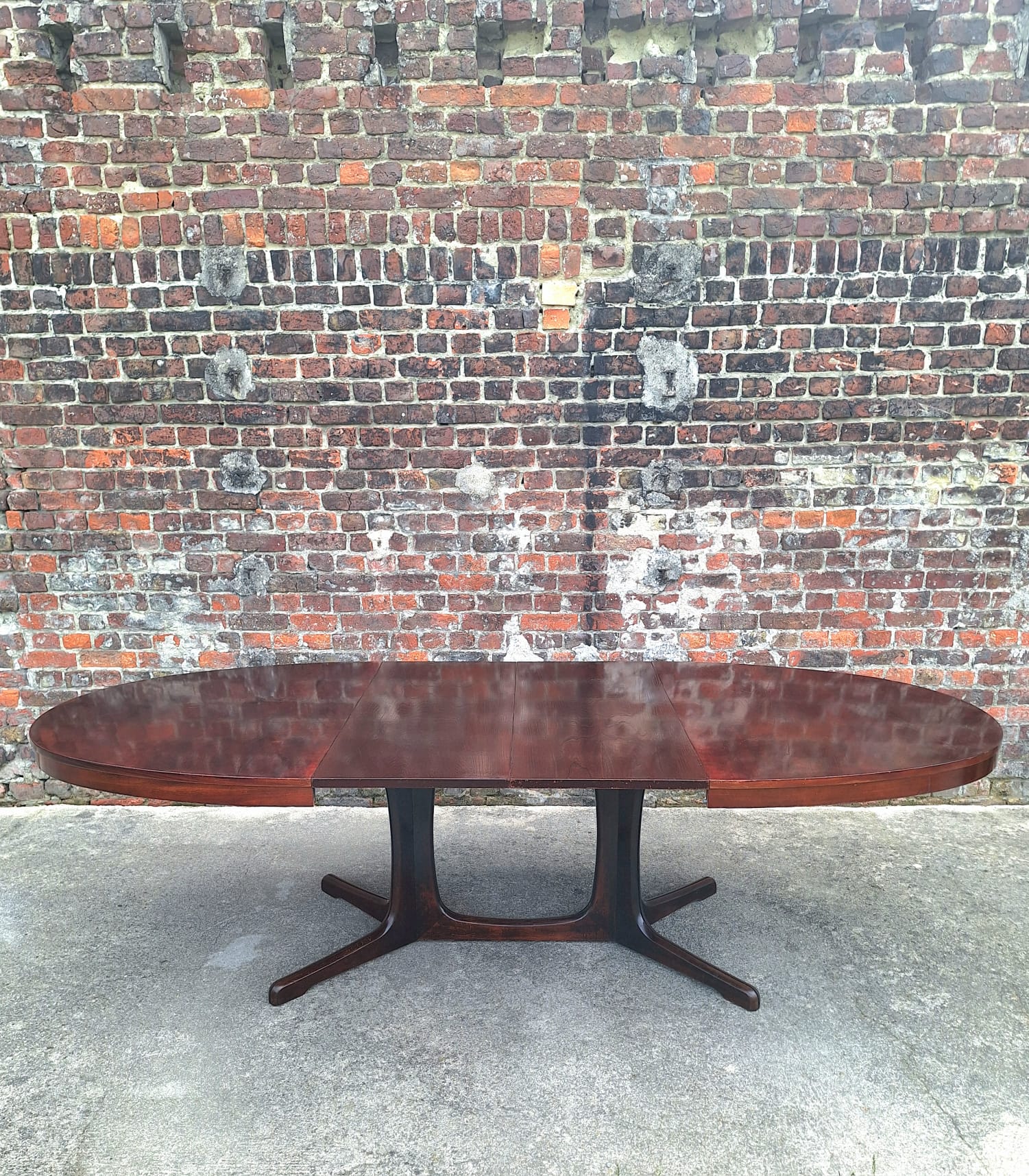 Large vintage Baumann table in rosewood with extensions, antique furniture.