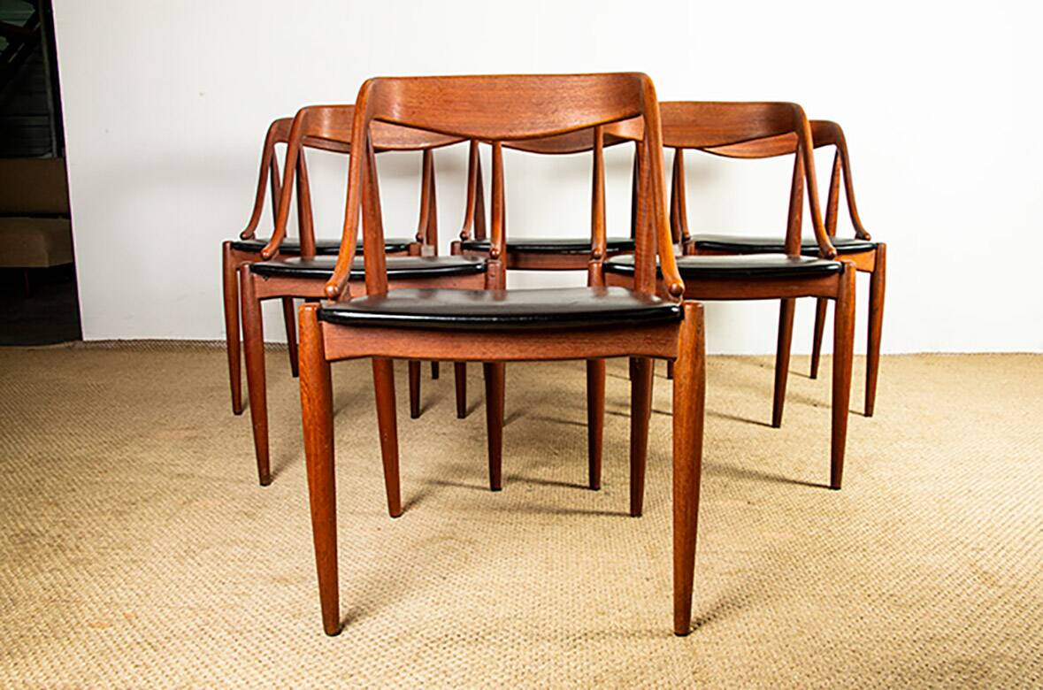 Set of 6 Danish chairs in teak and skai, model 16, Johannes Andersen.