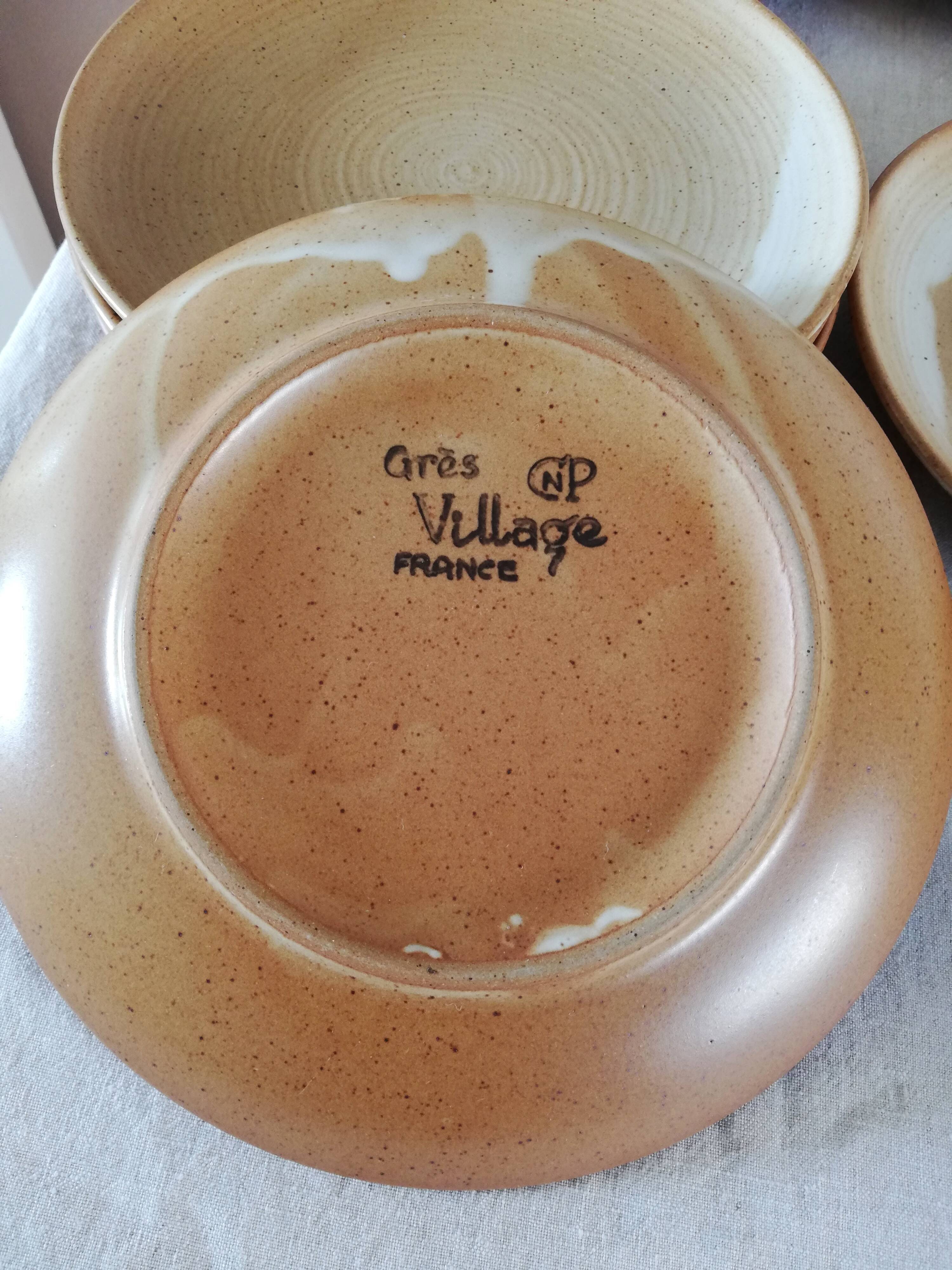 10 stoneware dessert plates Village CNP France
