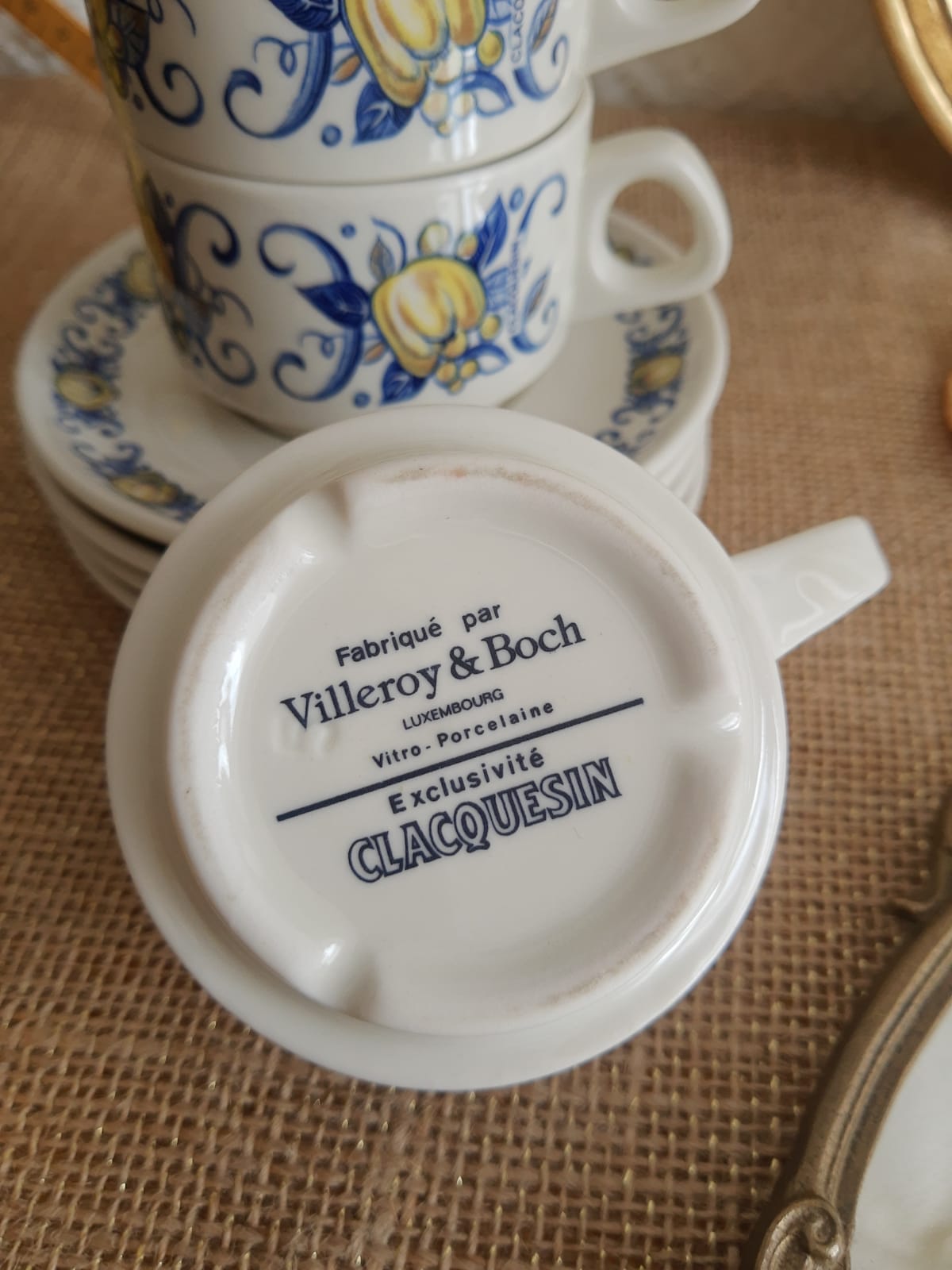 Set of 4 Villeroy & Boch cups and saucers - vintage