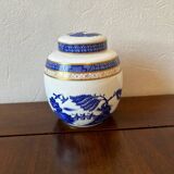 Porcelain pot