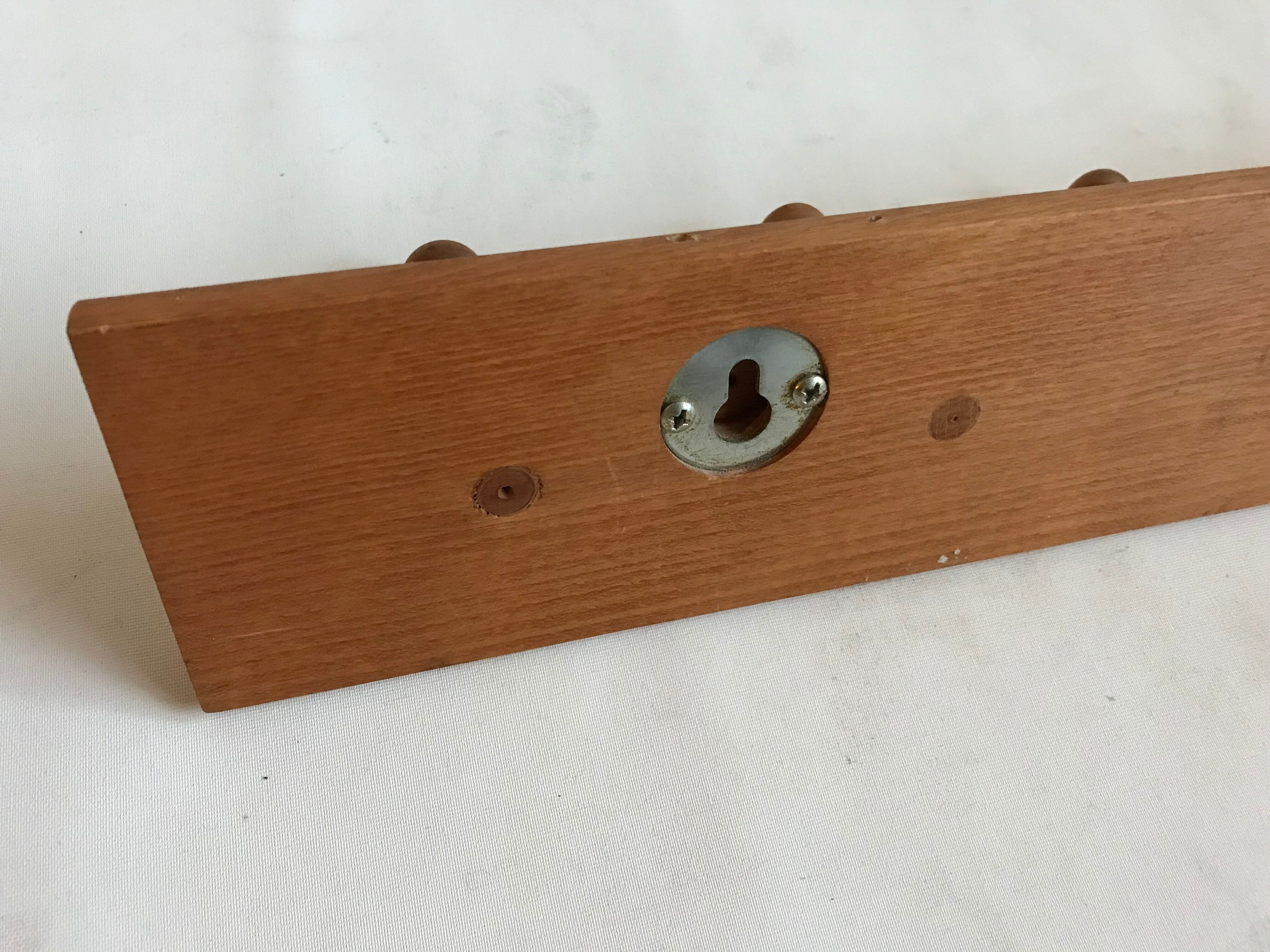 Coat rack in wood