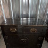 Antique Chinese sideboard. 2 drawers + 2 doors.