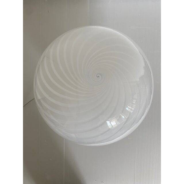 Contemporary murano spiral white murano glass table lamp