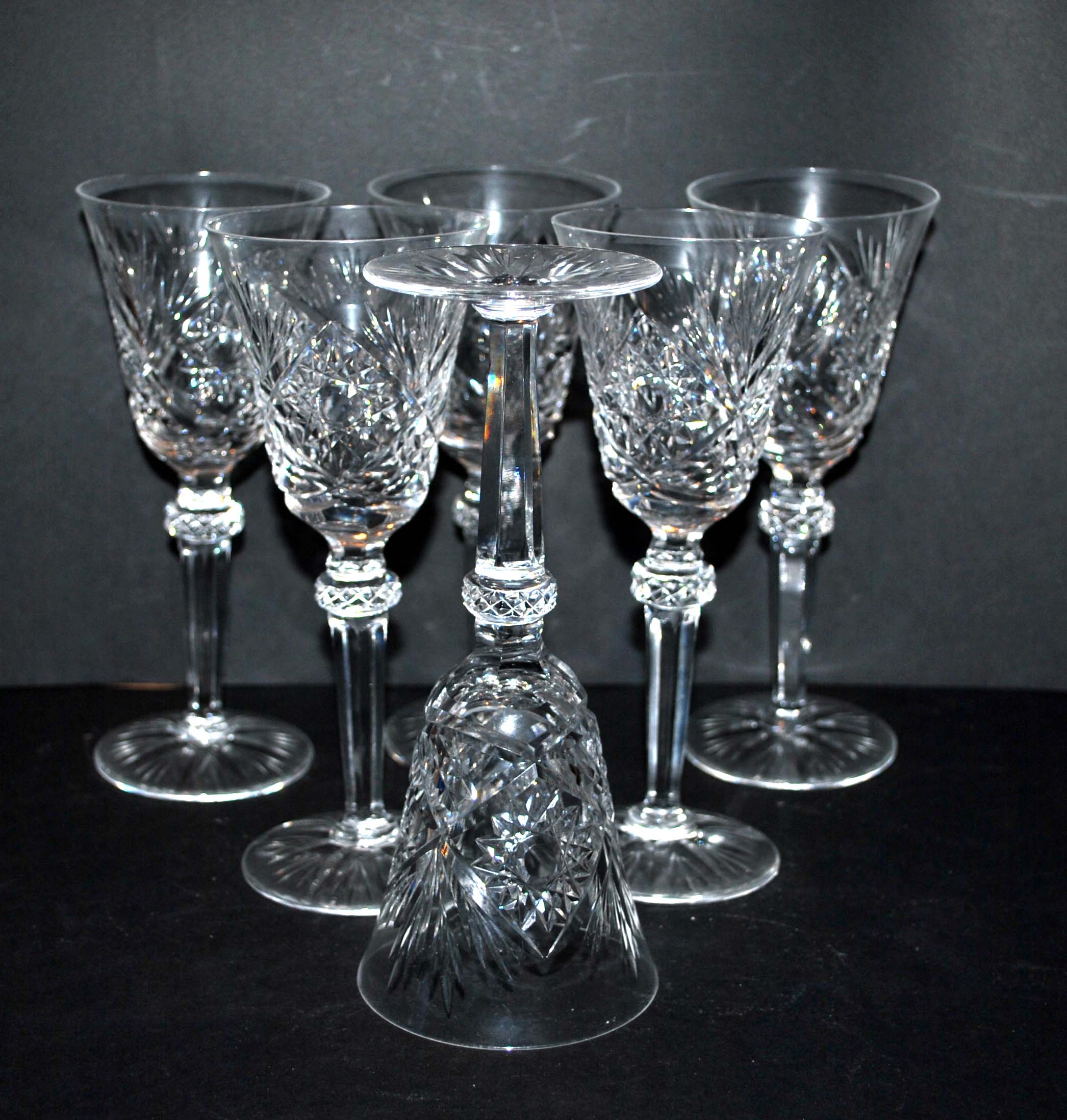 Series of 6 Lemberg / Saint-Louis diamond-cut crystal water glasses? 19cm
