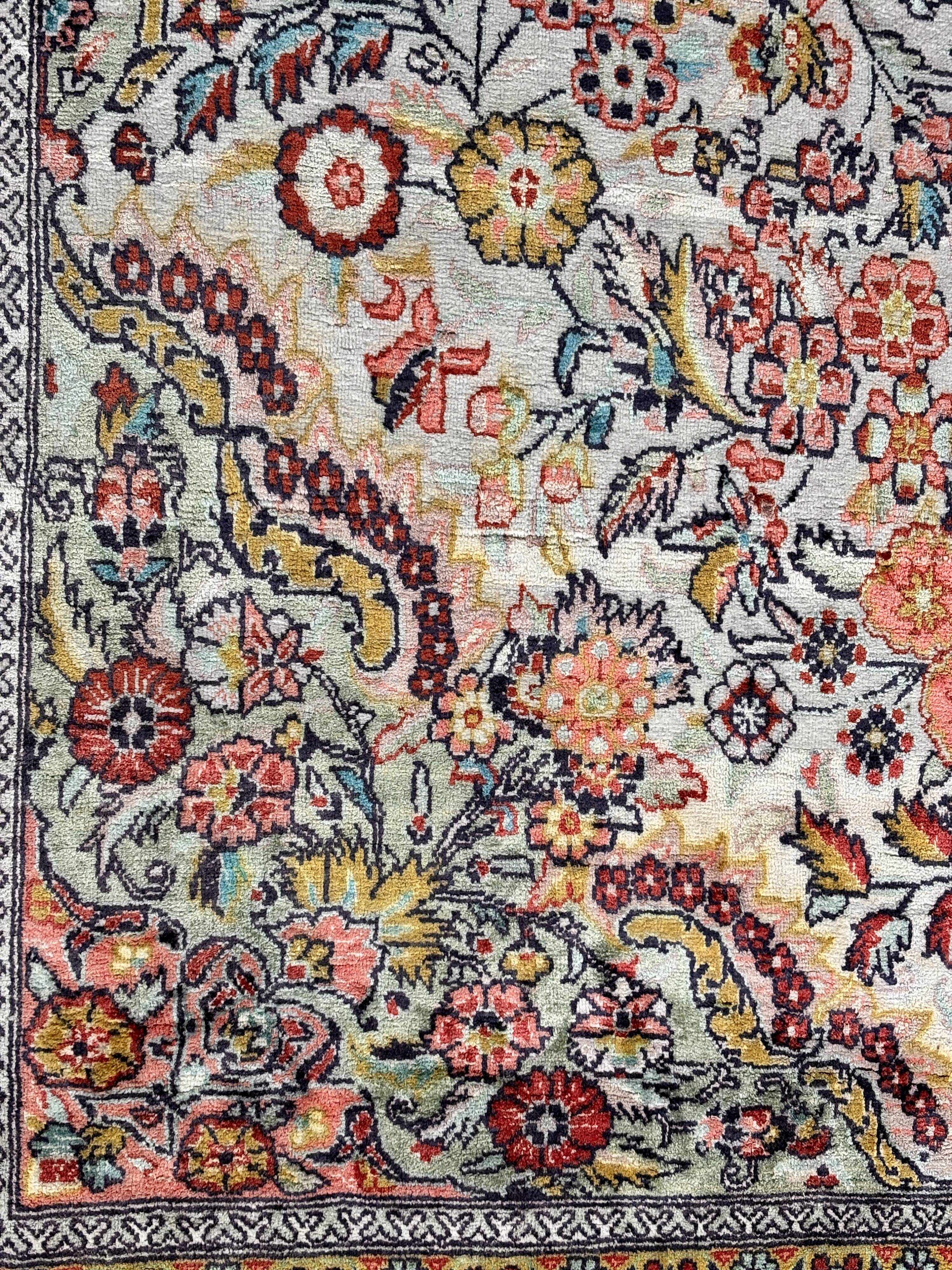 Large hand-knotted Persian Ghom carpet, silk on cotton – 150 x 260 cm