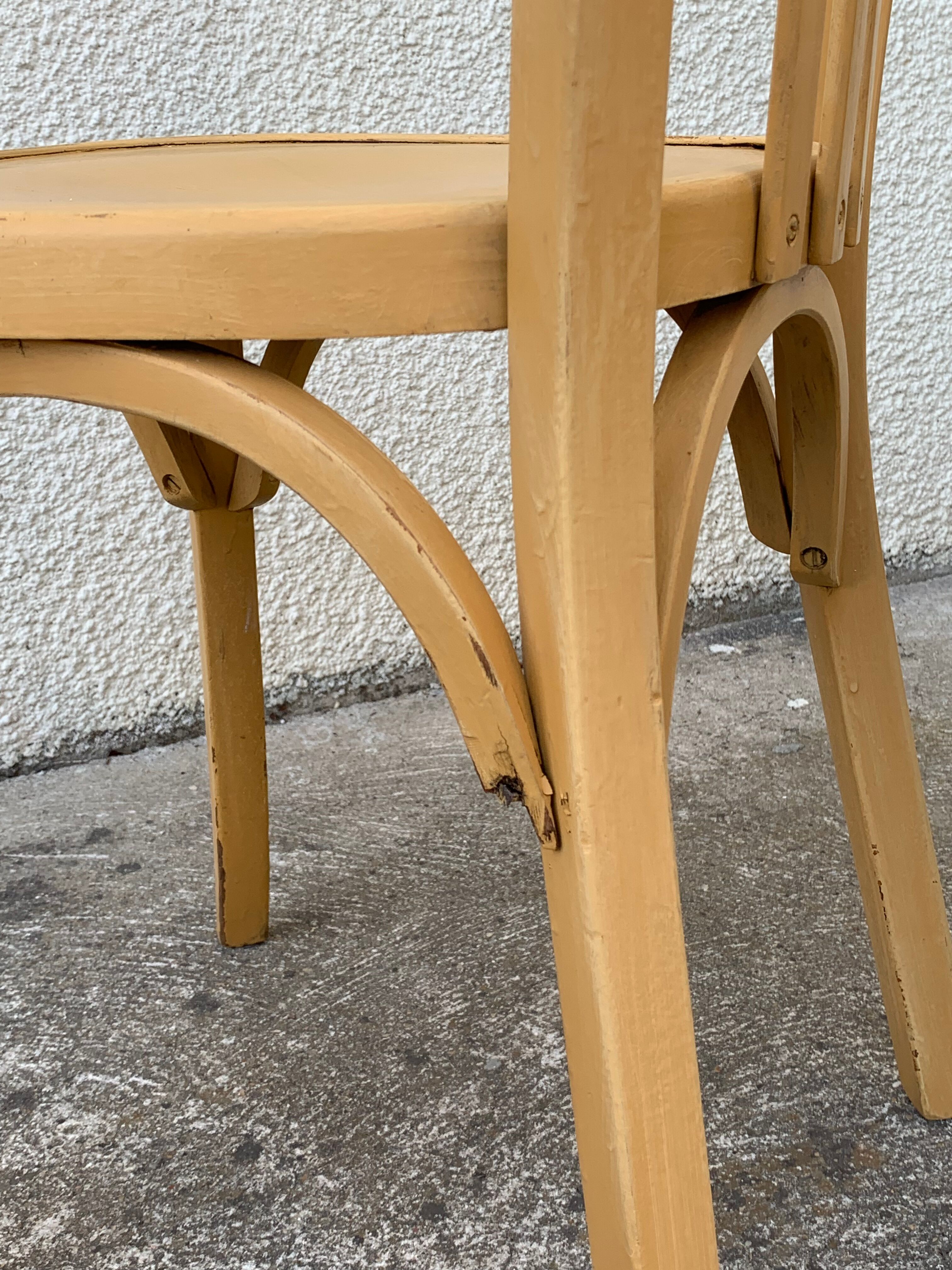 Paire de chaises bistrot Baumann patine vintage