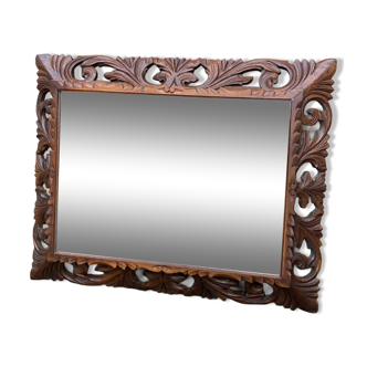 Miroir en bois massif sculpté et verre biseauté du 19ème 100x80cm