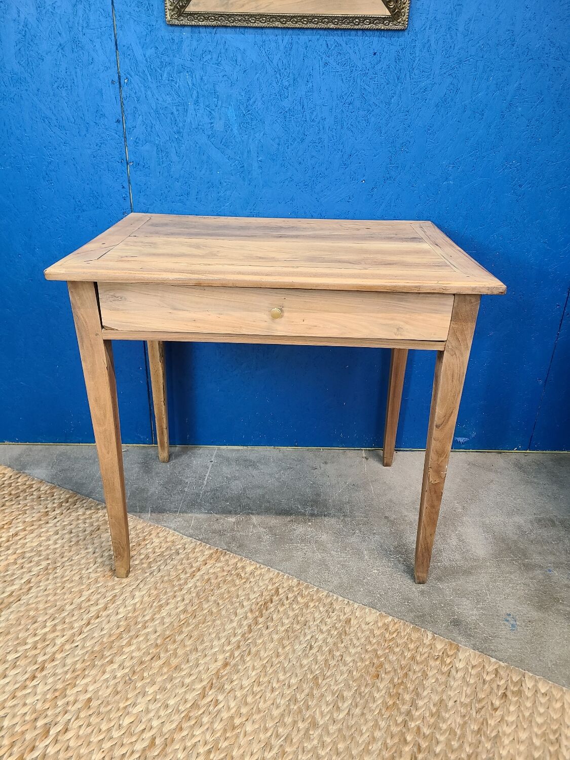 Side truss table