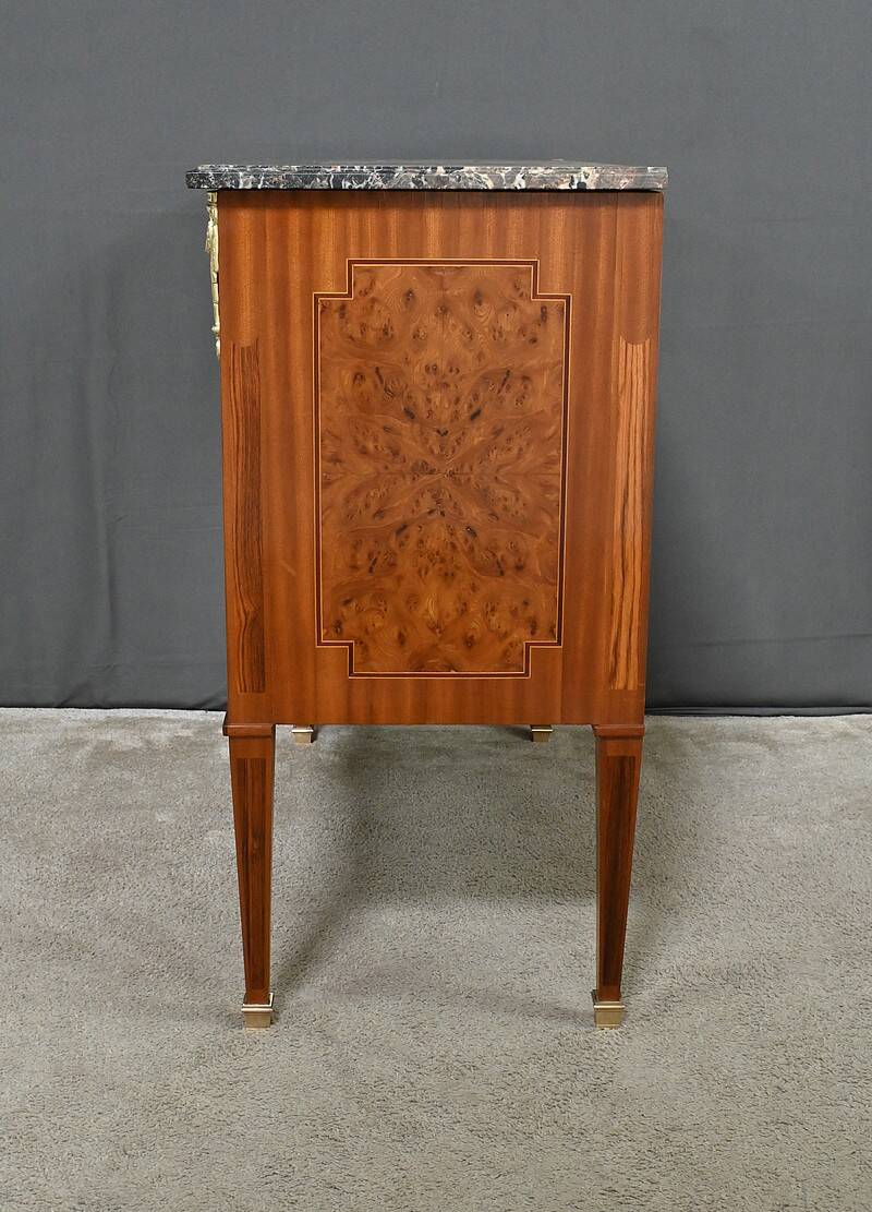 Commode sauteuse en marqueterie, style Louis XVI – milieu XXe
