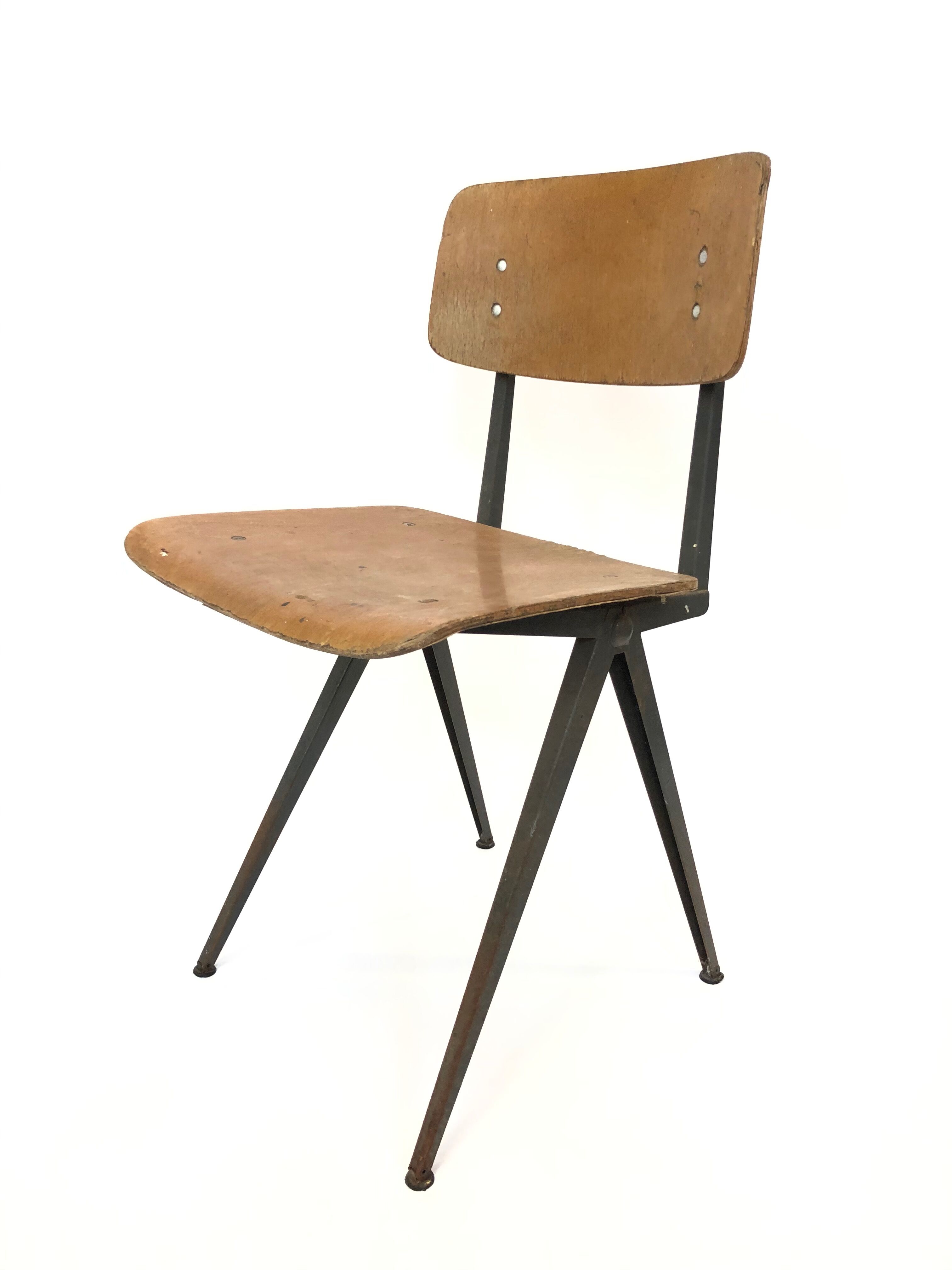 Ensemble de quatre chaises d'école vintage Marko Holland du style Friso Kramer des années 60