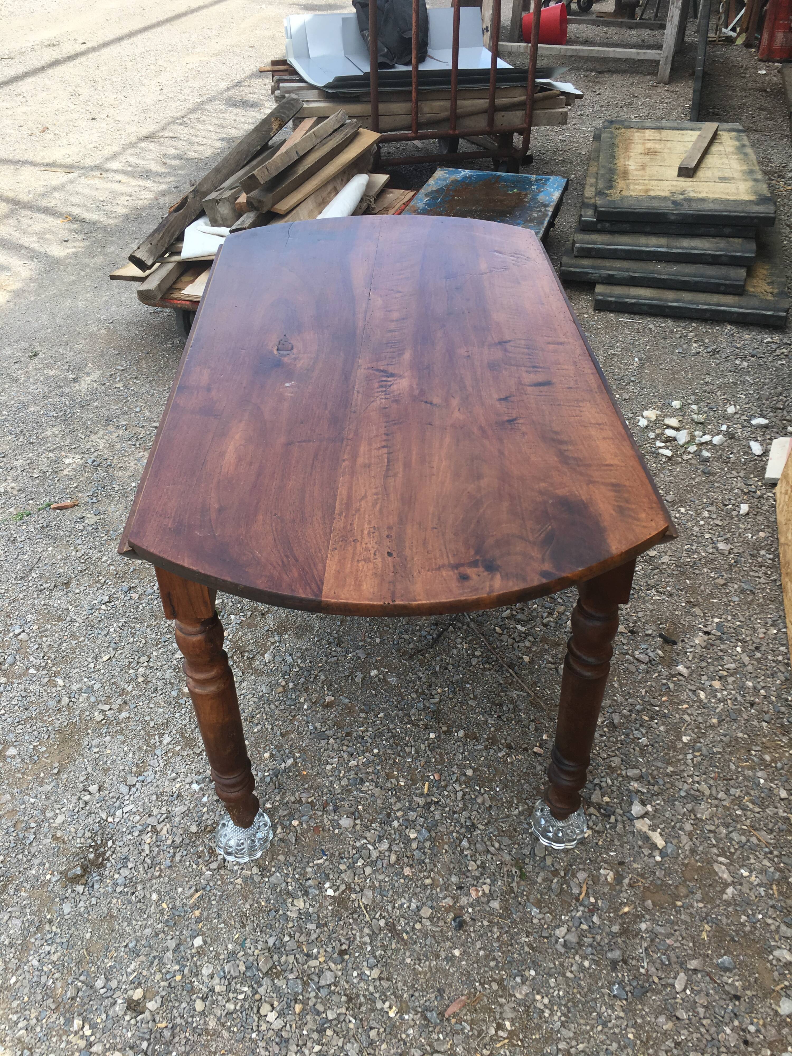Oval table