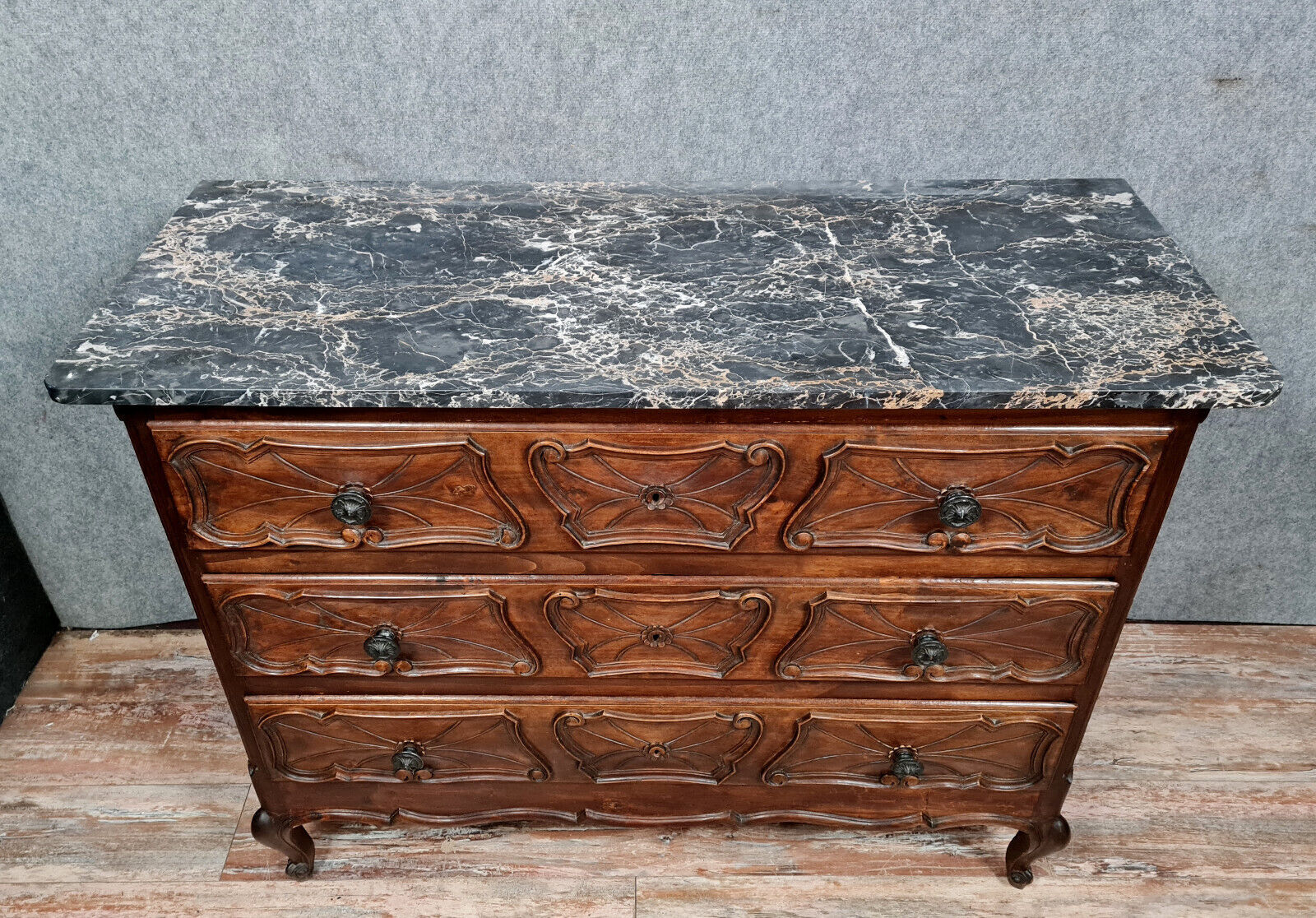 Louis XV Baroque chest of drawers in solid walnut circa 1850-1880