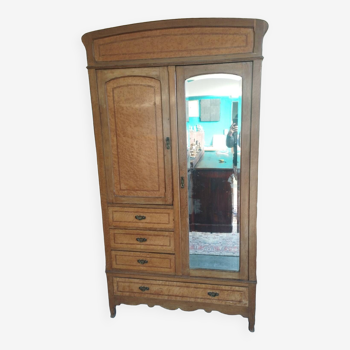 Armoire parisienne