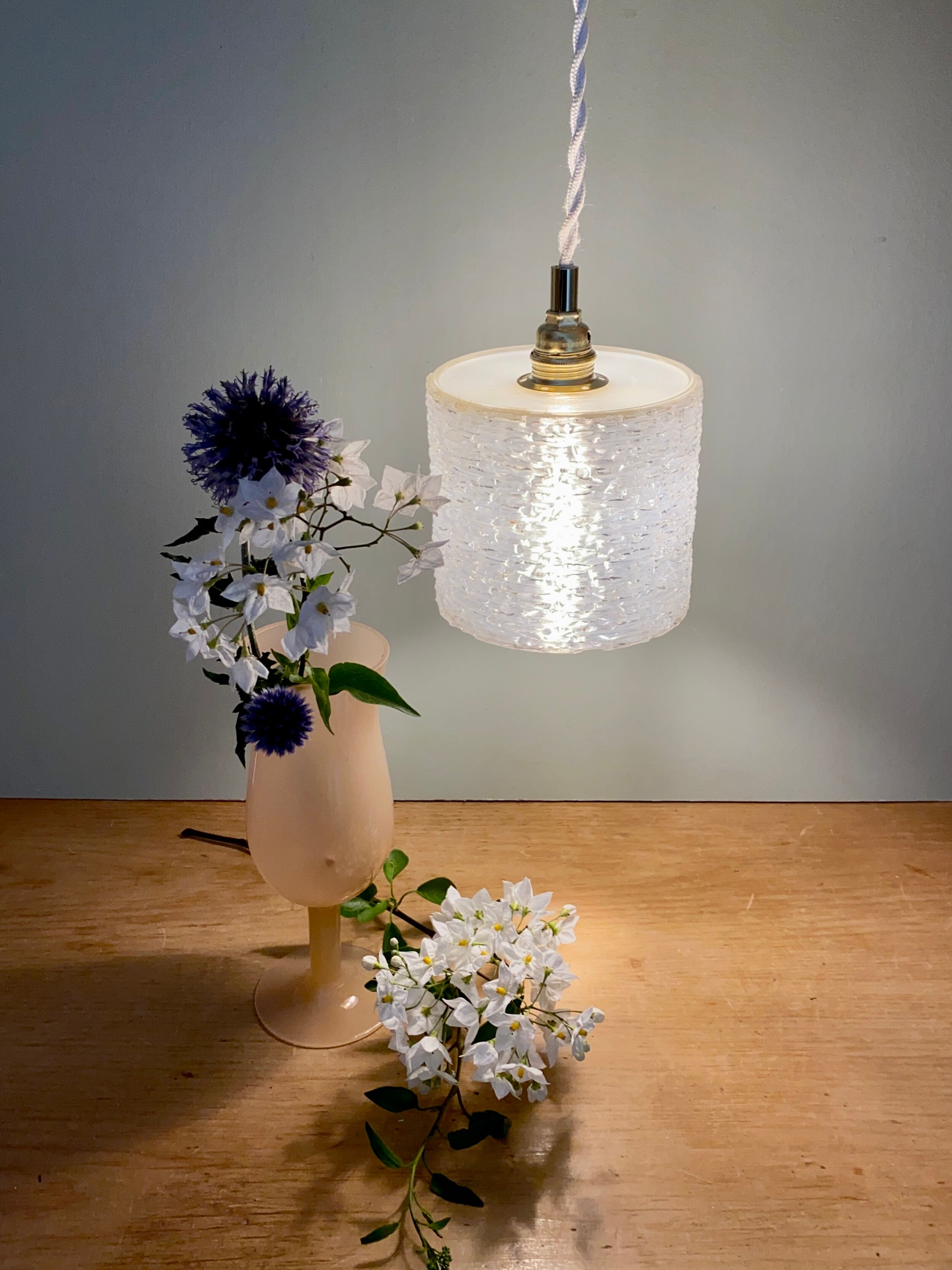 Vintage tulip pendant lamp in pearlescent resin