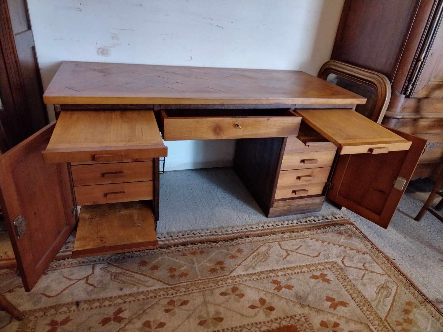 Art Deco functionalist office