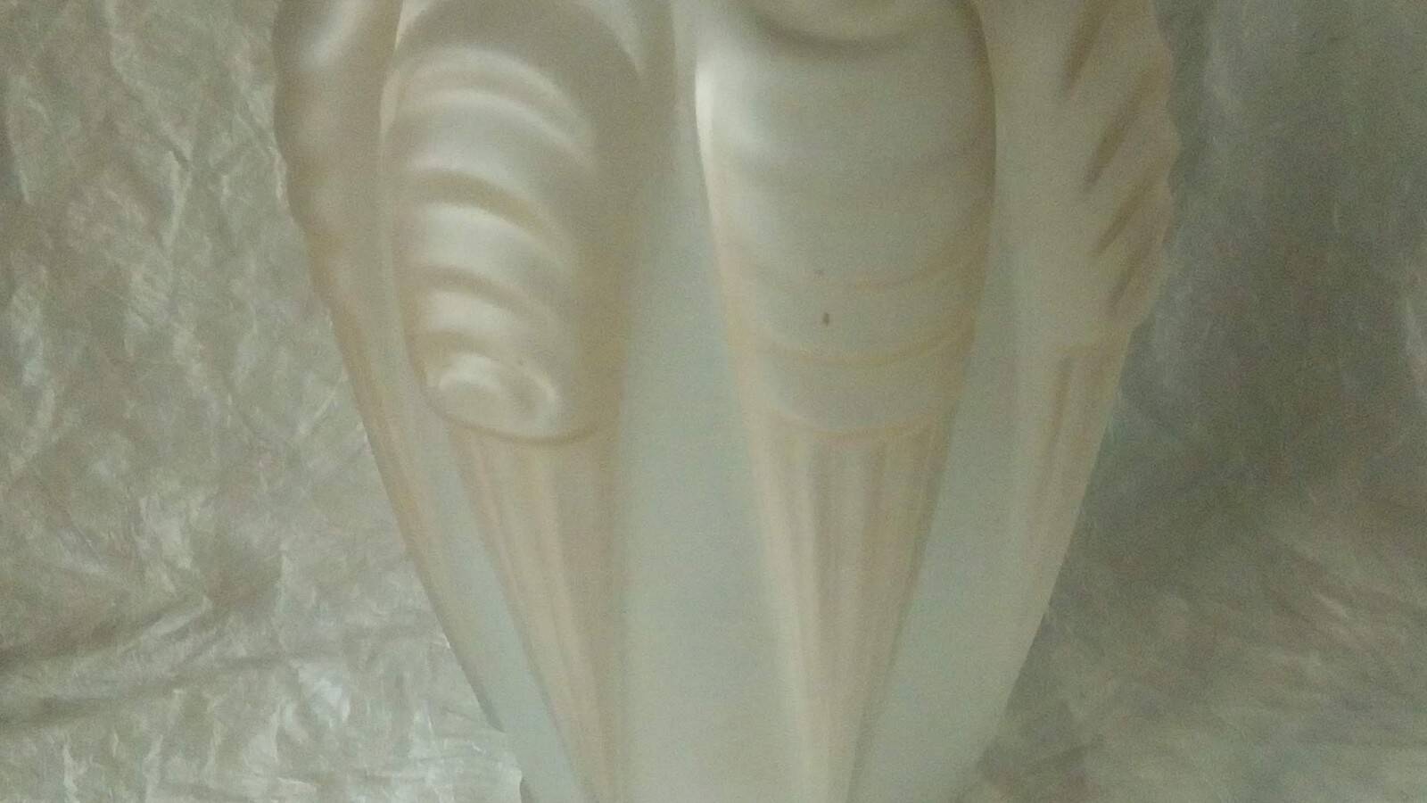 Vase art deco en verre moule pressé signé espaivet annees 1930 art deco