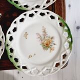 6 assiettes à desserts en porcelaine ajourée