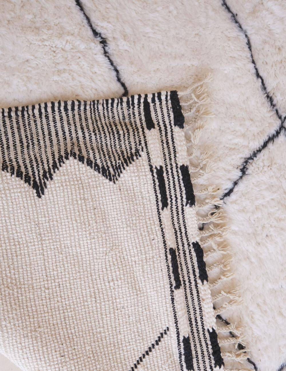 Beni Ouarain White Diamond Rug - 348 x 249 cm