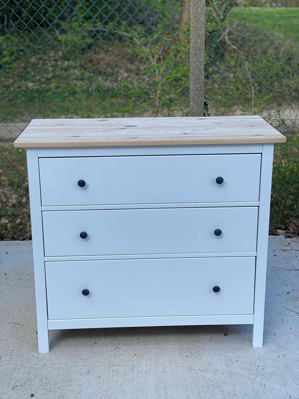 Pair of white Scandinavian chests of drawers in solid wood