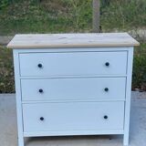 Paire de commodes scandinaves blanches en bois massif