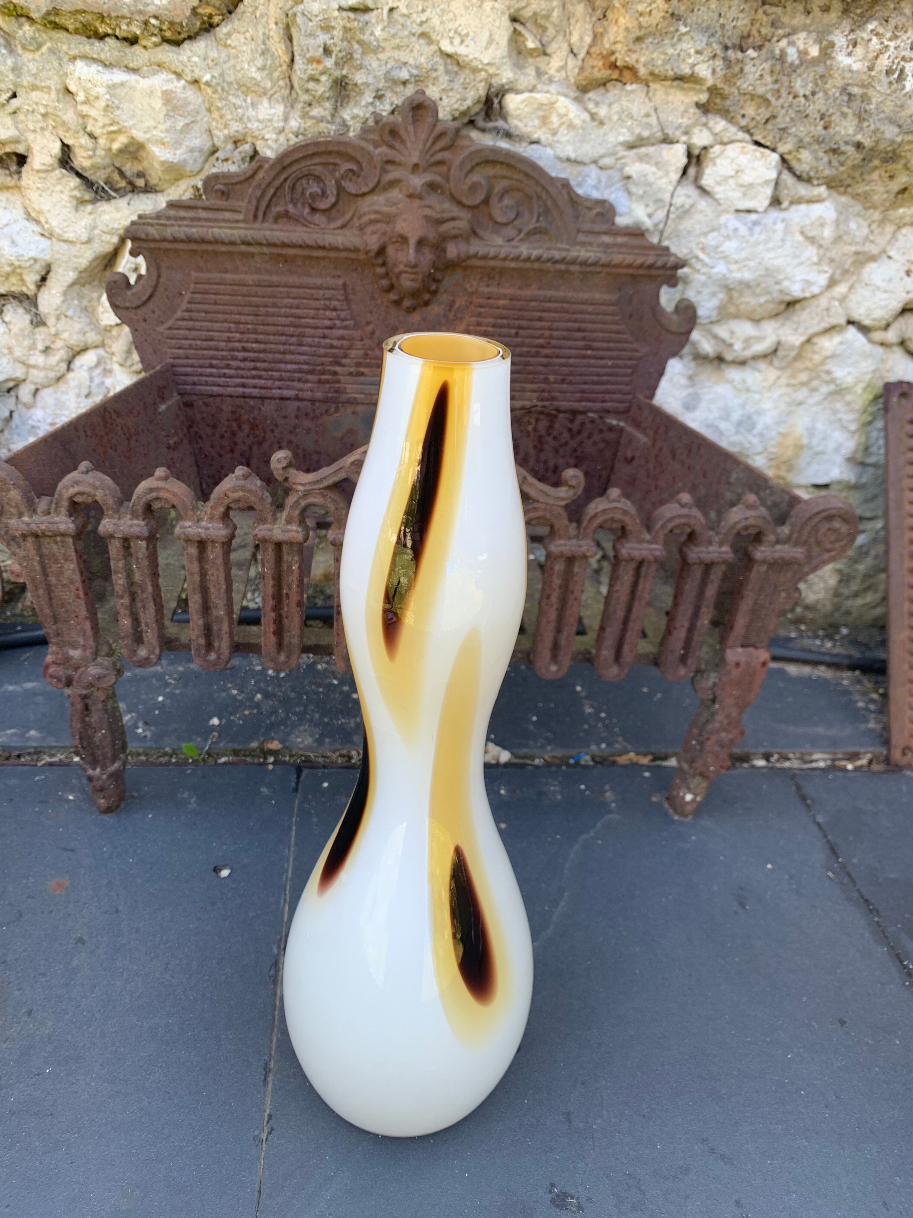 Soliflore vase in beige opaline and brown design and vintage