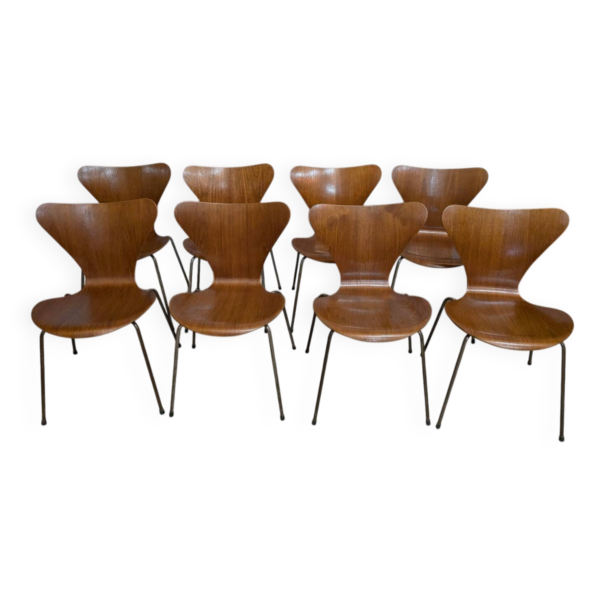 8 Arne Jacobsen Series 7 chairs