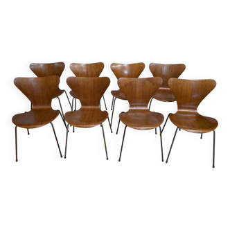 8 Arne Jacobsen Series 7 chairs