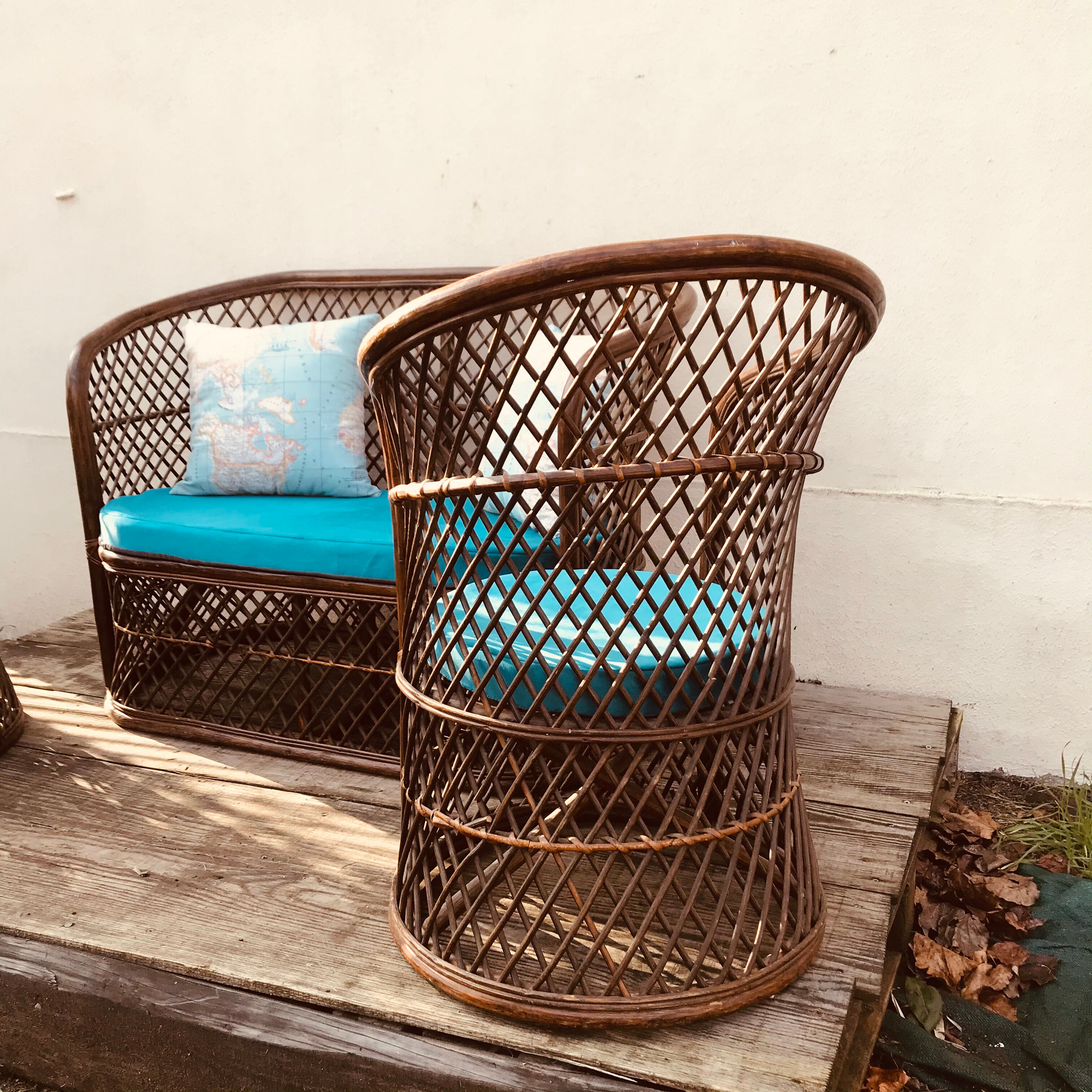 Bench and its 2 chairs in vintage rattan 1970