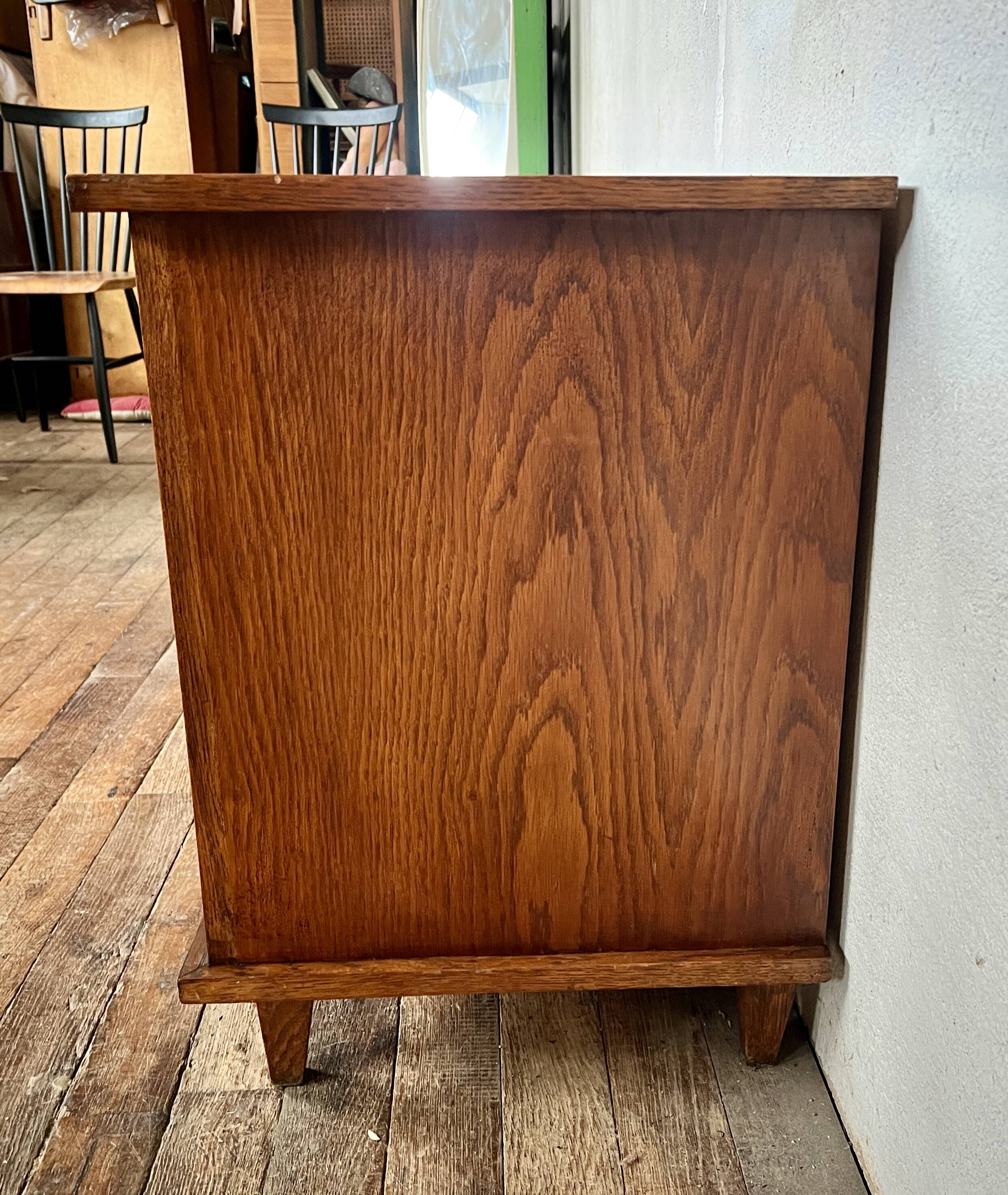 Vintage oak sideboard / TV cabinet