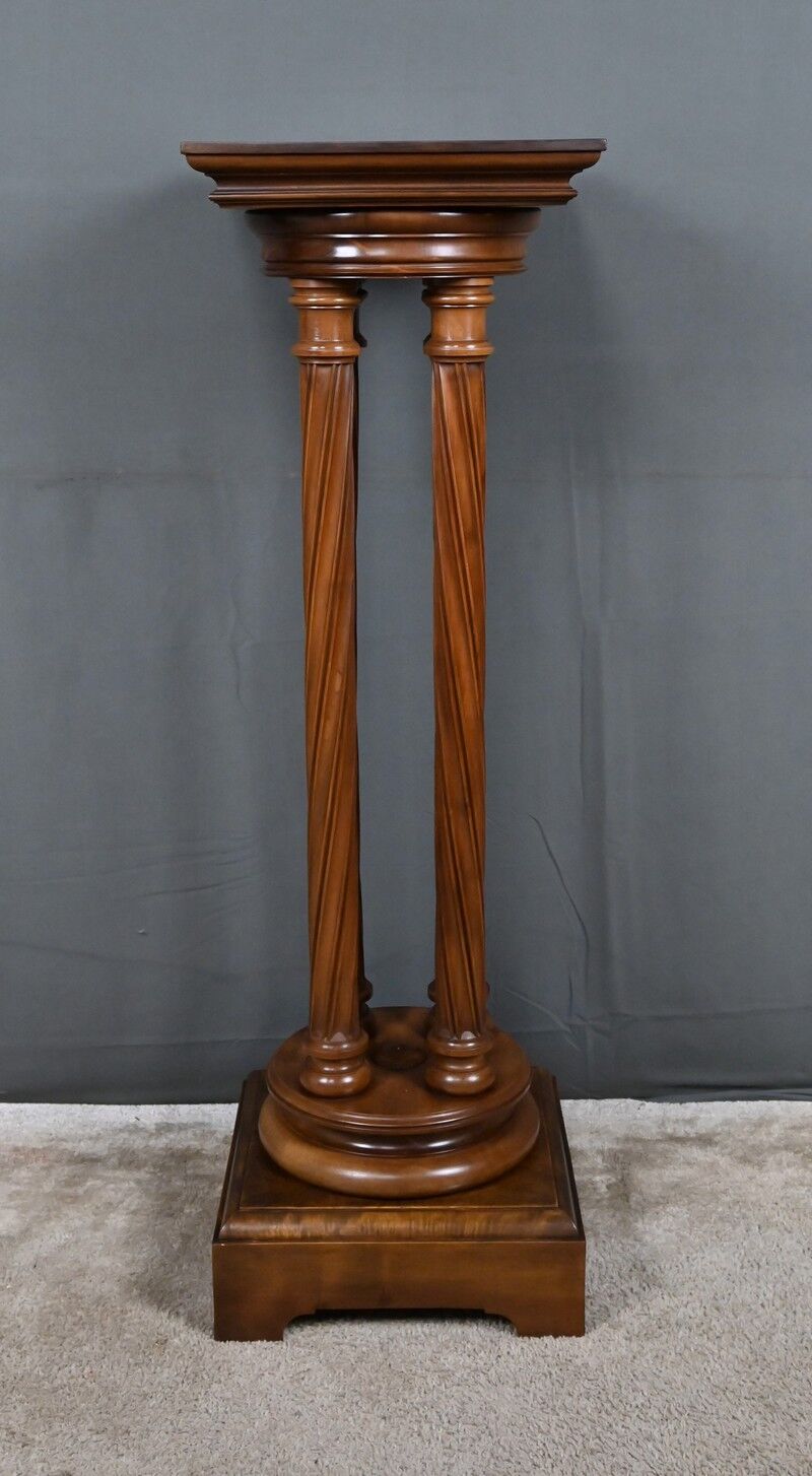 Swivelling stool in walnut, neo-Gothic style – 1900