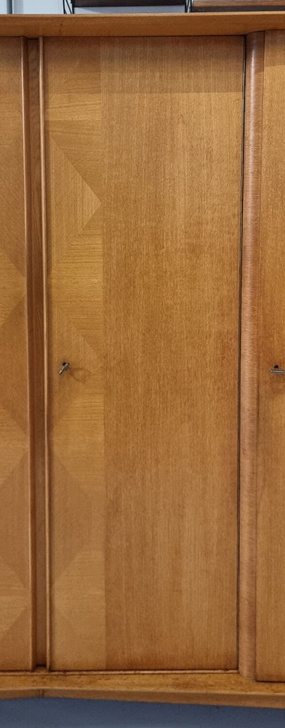 Armoire du milieu du siècle