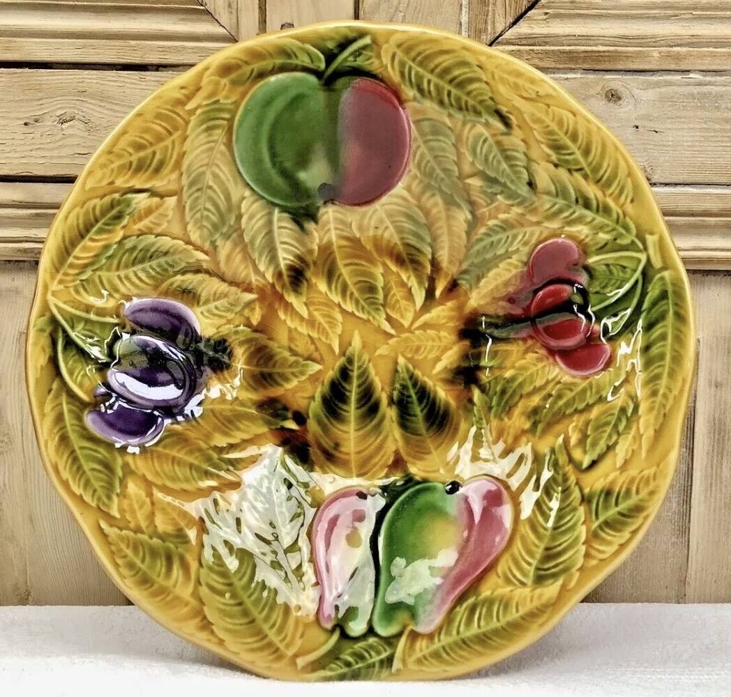 Old Sarreguemines barbotine fruit bowl salad bowl circa 1920