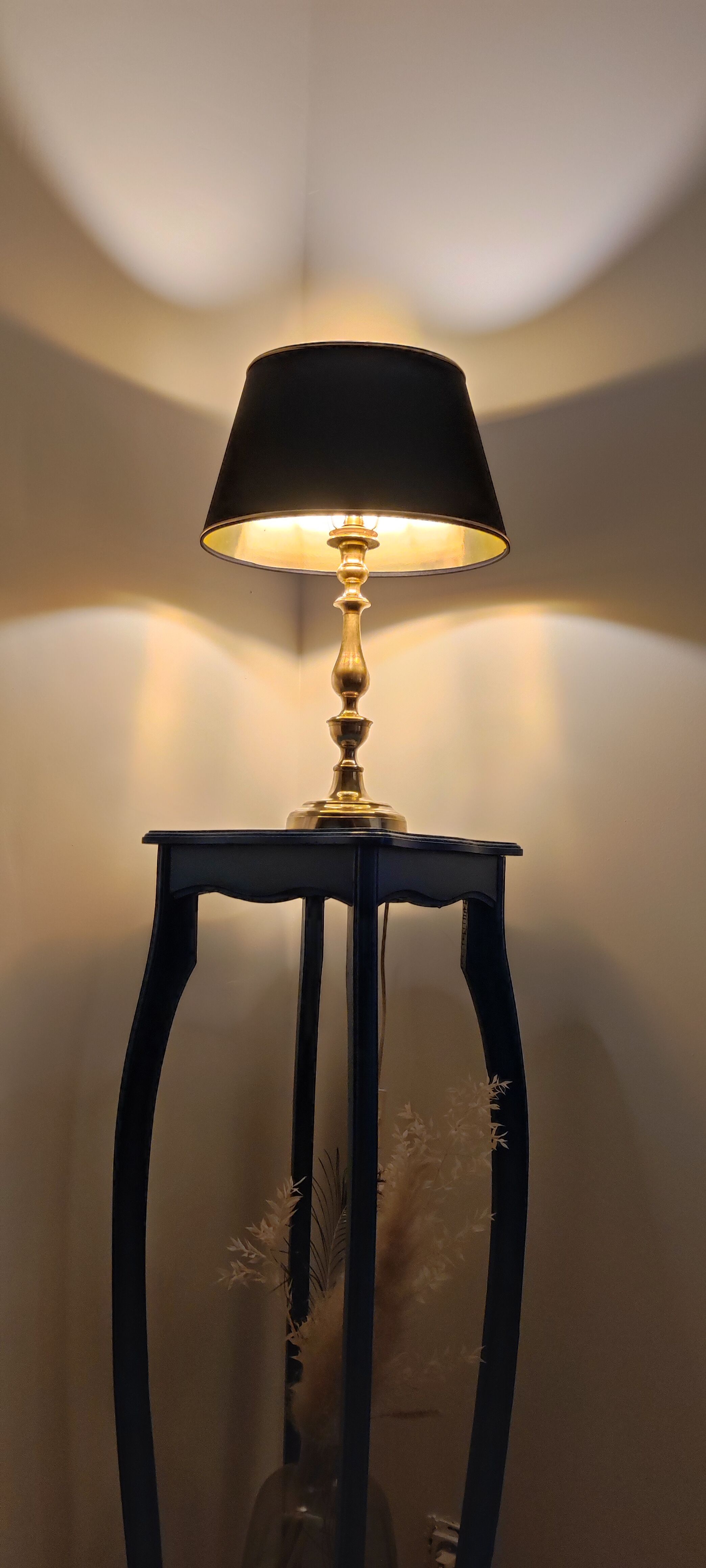 Brass table lamp