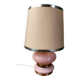 Table lamp in plain pink