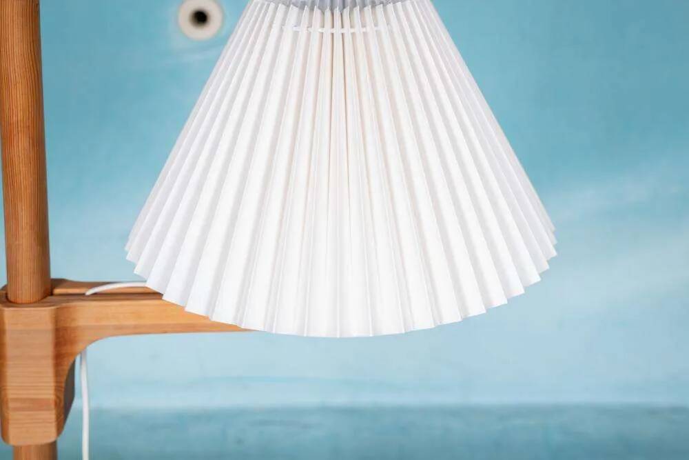 Minimalist Scandinavian floor lamp Carl Malmsten in pine, Sweden