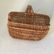 Panier osier fillette vintage