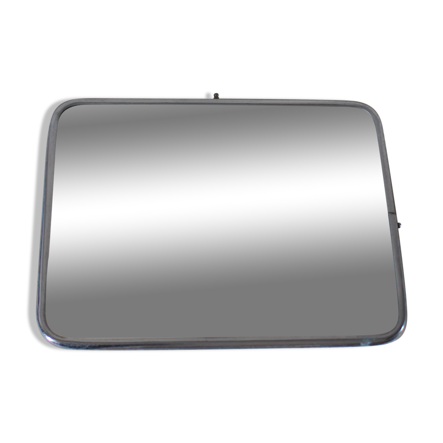 Rectangular barber mirror to pose