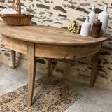 Pretty half-round table