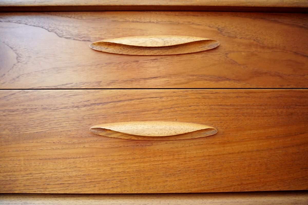 Teak sideboard of the Austinsuite house