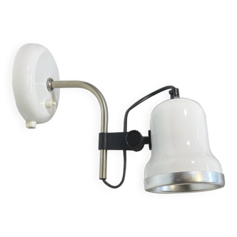 White adjustable wall lamp aka electric.