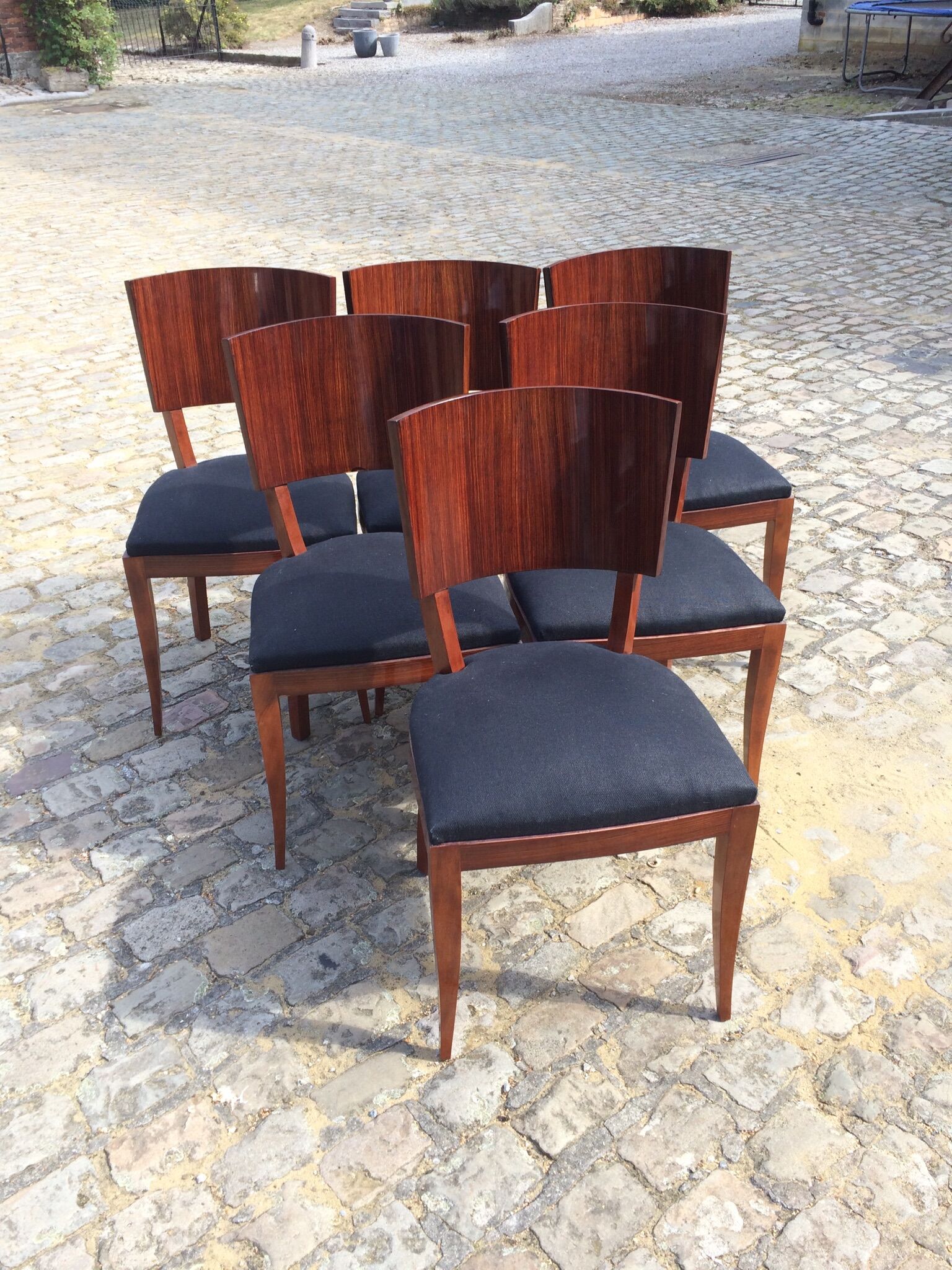 Art Deco dining table in Rio rosewood