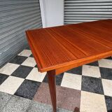Extendable teak table