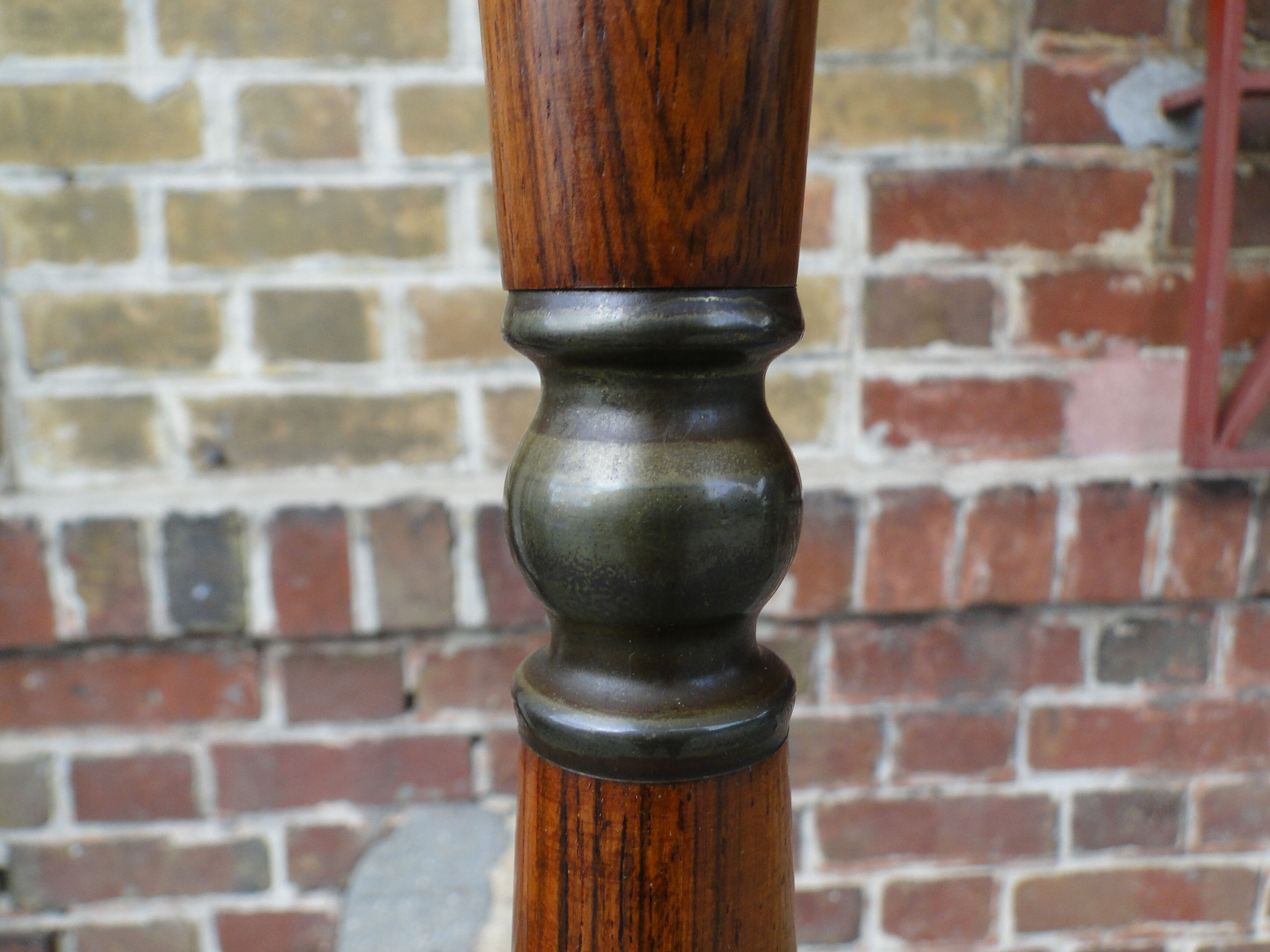 Lampadaire scandinave 1960s en teck et métal doré